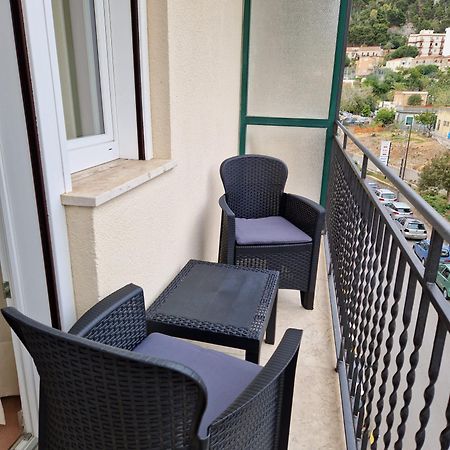 Rocksea Rooms Чефалу Екстер'єр фото