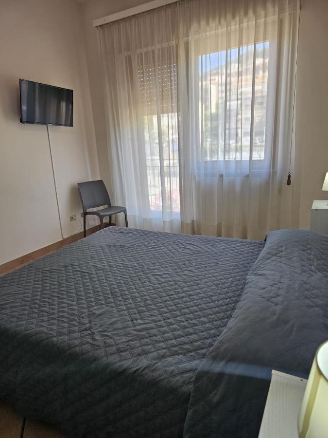 Rocksea Rooms Чефалу Екстер'єр фото